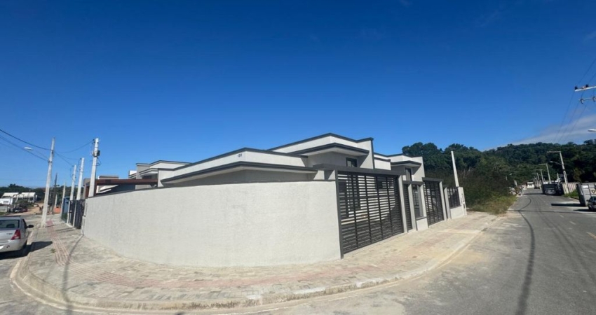 Casa de Esquina com Acabamento de Alto Padrão em Barra Velha