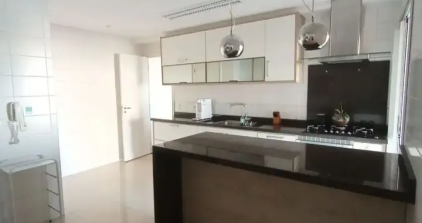 Belo apartamento  de 03 quartos,  sendo 01 suíte, 02 vagas fixas, rua evangelina!