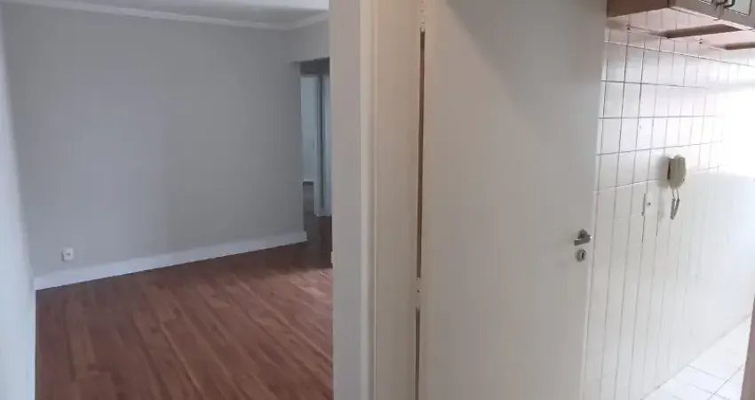 Belo apartamento de 2 quartos, 01 banheiro, 01 vaga,rua Francisco marengo