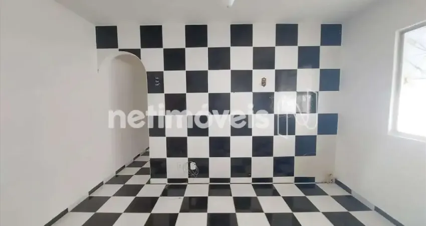 Apartamento com 2 quartos para alugar na Rua Carlos Marighella, 836, São Rafael, Salvador