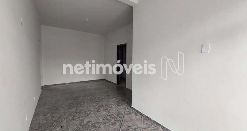 Casa com 3 quartos para alugar na Rua Urbino de Aguiar, Acupe de Brotas, Salvador