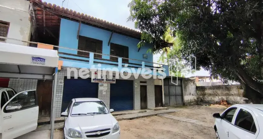 Terreno à venda, com algumas edificações, no centro de monte gordo, camaçari – ba.