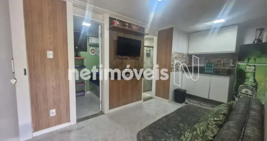 Casa pequena estilo cabana na praia do flamengo – condomínio pé na areia