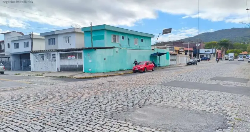 Casa com 3 quartos para alugar na Vila Mogilar, Mogi das Cruzes 