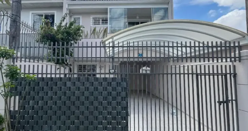 LINDO SOBRADO DE FRENTE PRA RUA NO JARDIM DAS AMÉRICAS