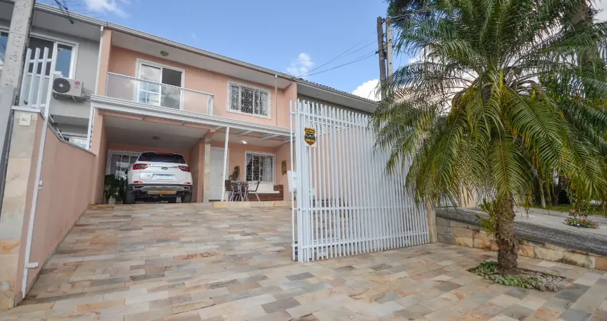 Sobrado pronto para morar com quintal 3 vagas 3 quartos sendo 1 suíte á venda