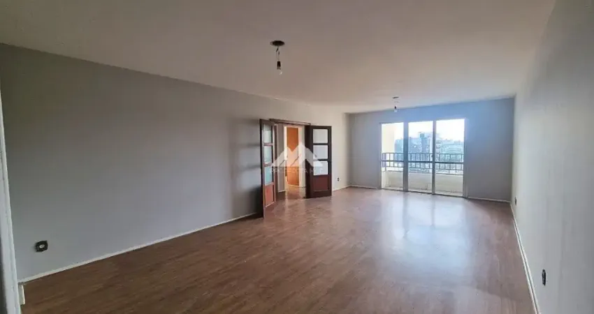 Apartamento ensolarado com 3 quartos com suíte e 1 vaga á venda no batel