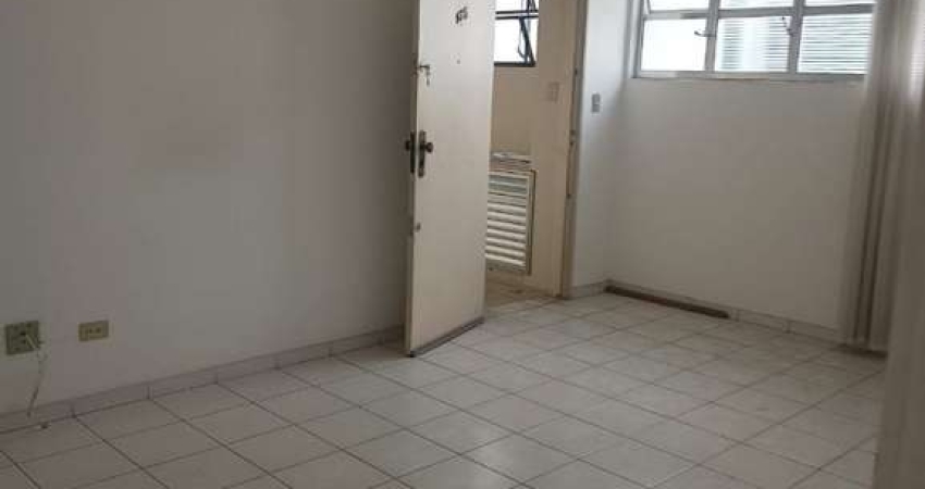 Excelente Apto. de 66m² - 02 Dormitorios com 01 Vaga de Garagem - Impecável  - òtima Localização;