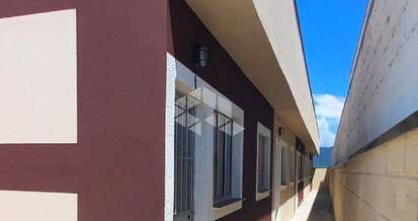 casa nova com 02 dormitoios vaga em condominio fechado