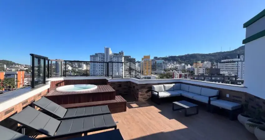 COBERTURA COM 3 QUARTOS SENDO 1 SUÍTE 2 VAGAS PISCINA PRIVATIVA E VISTA PANORÂMICA NA TRINDADE FLORIANÓPOLIS