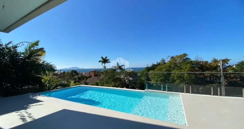 CASA DE ALTO PADRÃO COM 5 SUÍTES ESPAÇO GOURMET E PISCINAS - PRAIA BRAVA FLORIANÓPOLIS