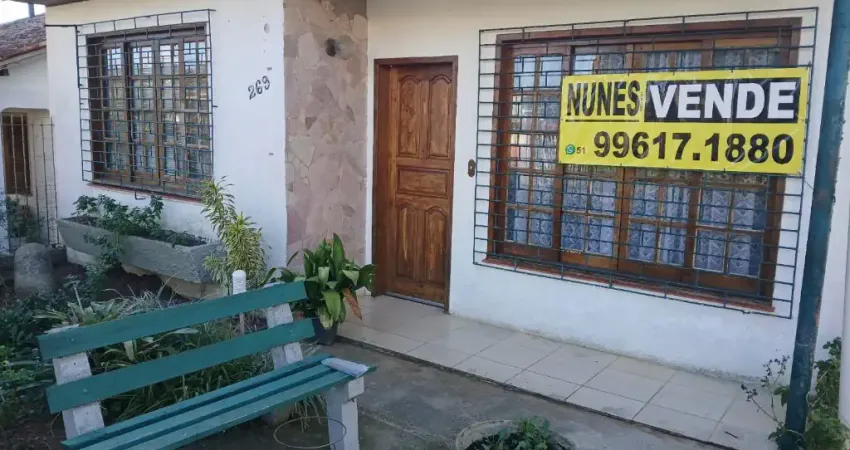 Casa à venda na Avenida Paulo Pontes, Cavalhada, Porto Alegre