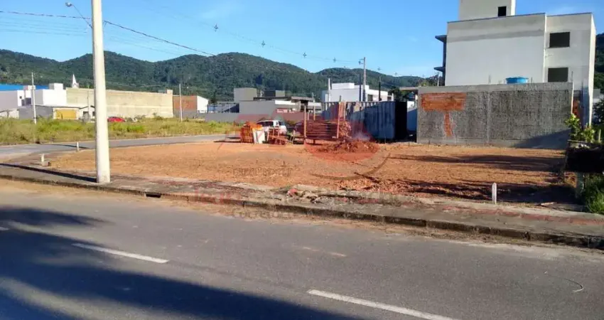 ÓTIMA OPORTUNIDADE PARA INVESTIMENTO NO LOTEAMENTO MARIA RUSSI - CAMBORIÚ