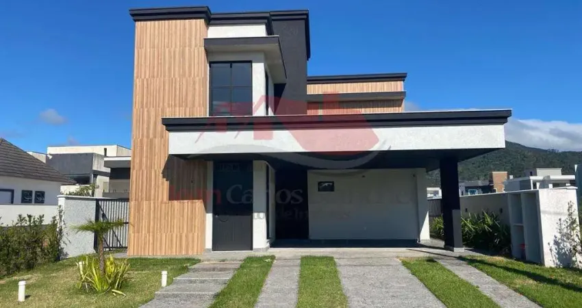 CASA NO CONDOMÍNIO CALEDÔNIA PRIVATE VILLAGE DE CAMBORIÚ