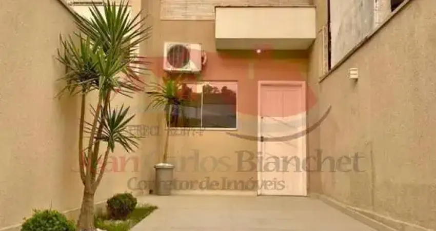 Sobrado semi mobiliado com bom espaço de fundos no santa clara em camboriú