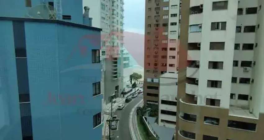 Excelente apartamento a poucos metros da praia e mobiliado.