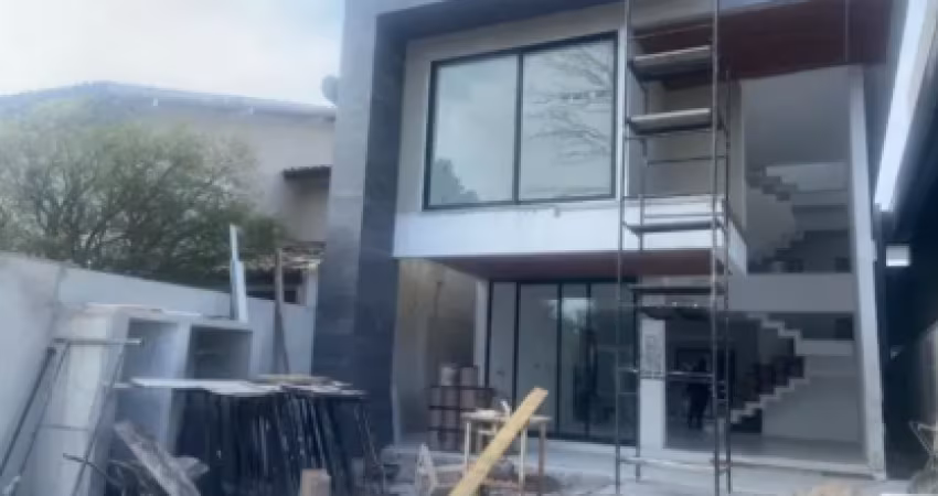 BARRA/ INTERLAGOS DE ITAÚNA - CASA TRIPLEX COM 350 m², 04 SUÍTES E VAGAS