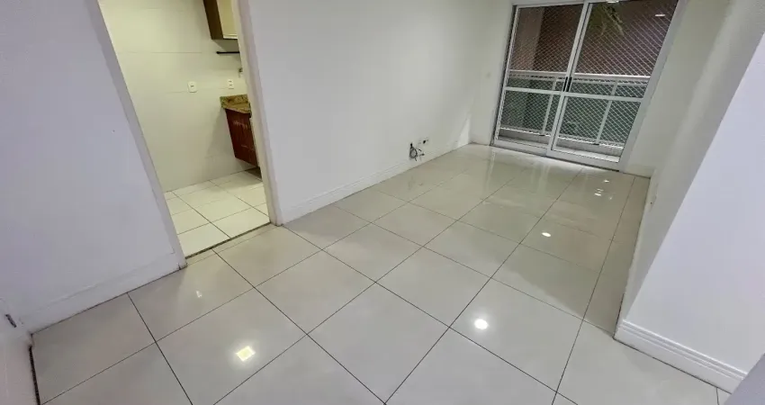 Oportunidade. apartamento 2 quartos (1 suíte), freguesia. localização nobre.