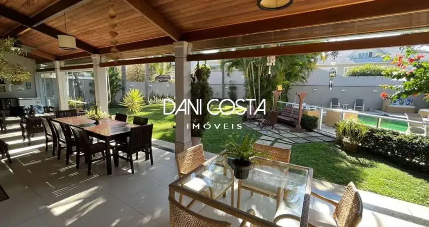 Casa no condomínio  Santa Monica Jardins na Barra da Tijuca - 5 quartos, 5 suítes, 3 salas, 5 vagas - Rio de Janeiro-RJ