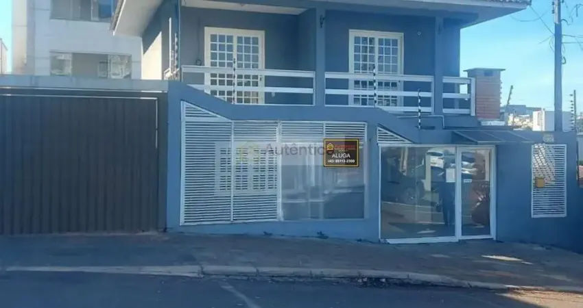 Sobrado para Locação em Cascavel, centro, 3 dormitórios, 1 suíte, 3 banheiros