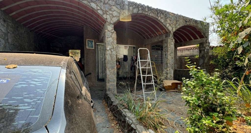 Terreno à venda na Rua Apucarana, --, Ouro Preto, Belo Horizonte