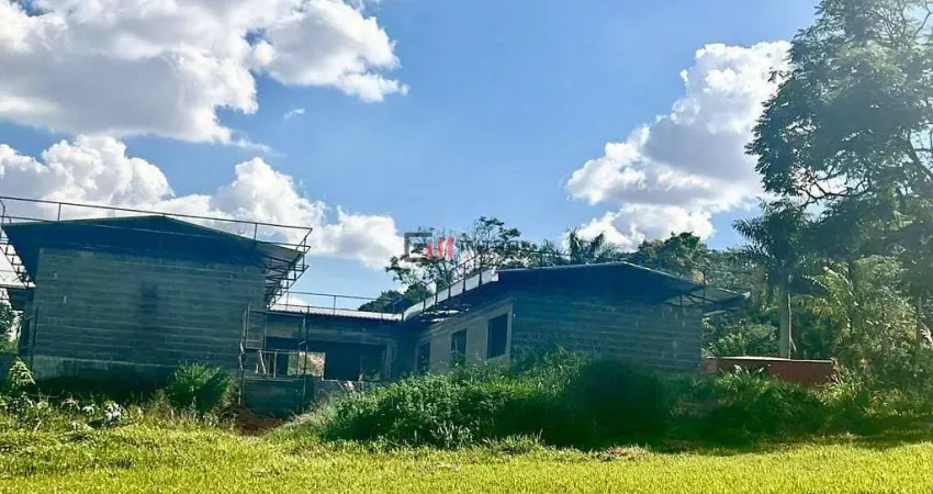 Casa em condomínio à venda, com quatro suítes, Centro, Cambé, PR