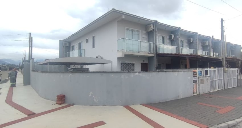 Casa com 3 quartos à venda na Rua Manoel Maurício Filho, 250, Vila Nova, Joinville