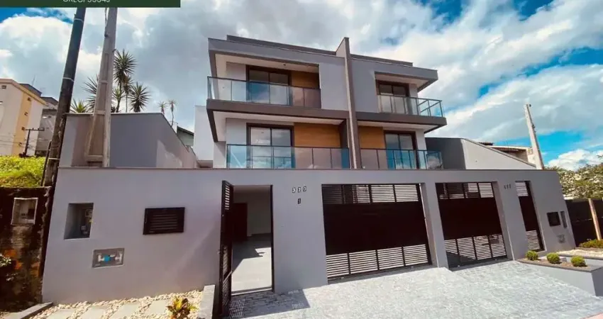 Imperdível Casa Geminada triplex à Venda em Joinville-SC - 3 Quartos, 3 Suítes, 3 Salas, 3 Banheiros, 3 Vagas, 270m²!