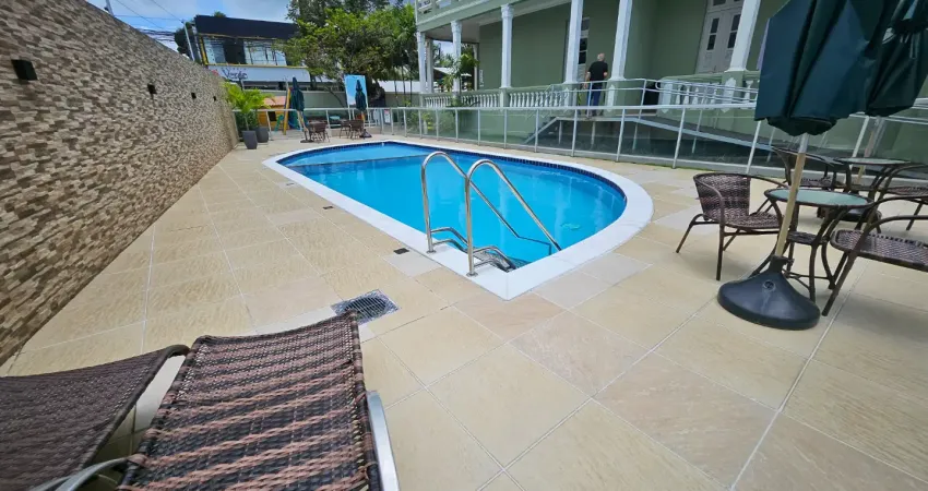 Vendo apartamento em andar altíssimo, com 3 quartos (suíte) e lazer