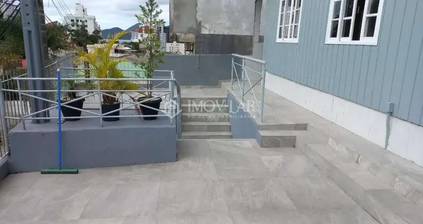 Casa à venda na Rua Antônio Carlos Ferreira, 623, Agronômica, Florianópolis