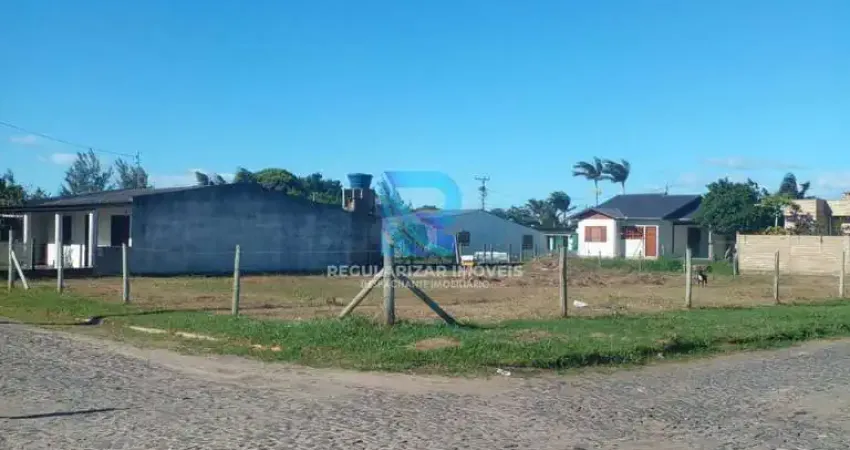 Terreno de esquina em rosa do mar, com 720m2,passo de torres/sc