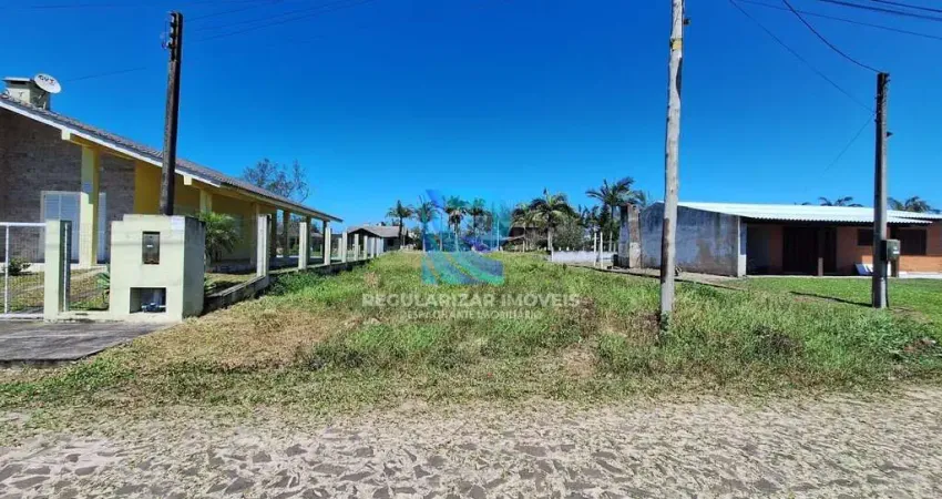 Terrenos na primeira quadra do mar em Bellatorres/SC.