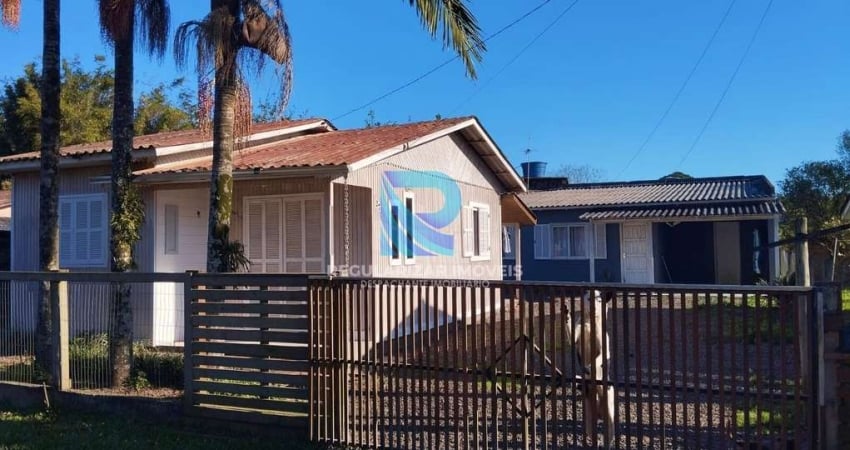 Duas Casas no mesmo Terreno - Excelente oportunidade em Torres/RS
