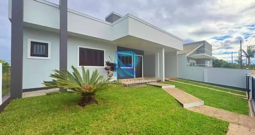 Casa com 3 dormitórios  a 100 metros do mar em bellatorres  -passo de torres/sc