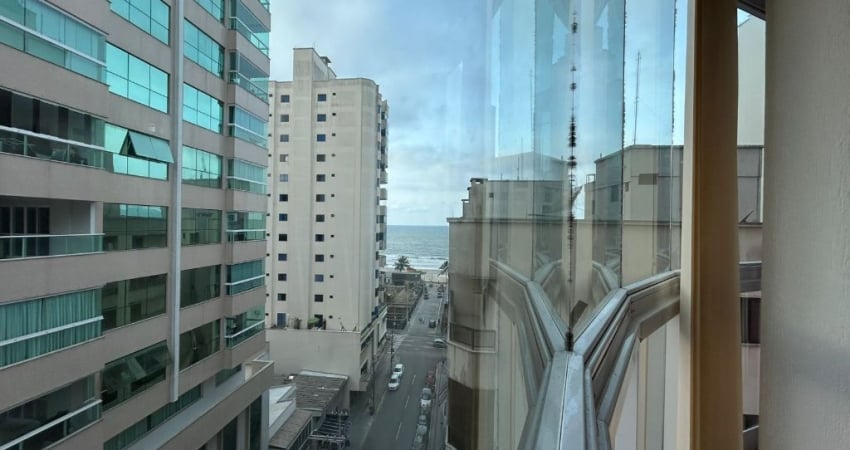Oportunidade em Meia Praia Itapema - 4 Dormitórios, 176m² !