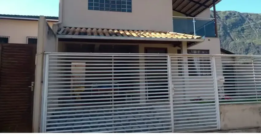 Vende-se linda casa no bairro Inconfidentes