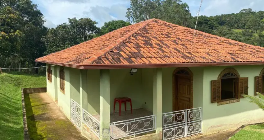 Vende-se lindo sitio em Conselheiro Lafaiete