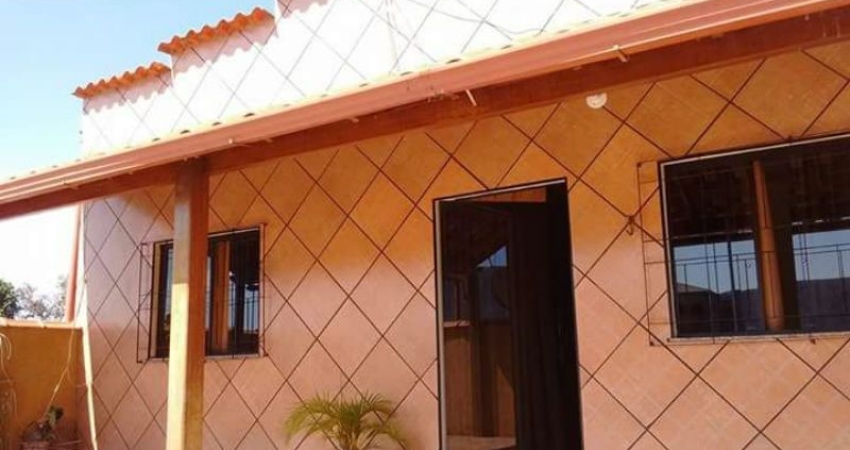 Vendem-se 2 casas no centro de Ouro Branco