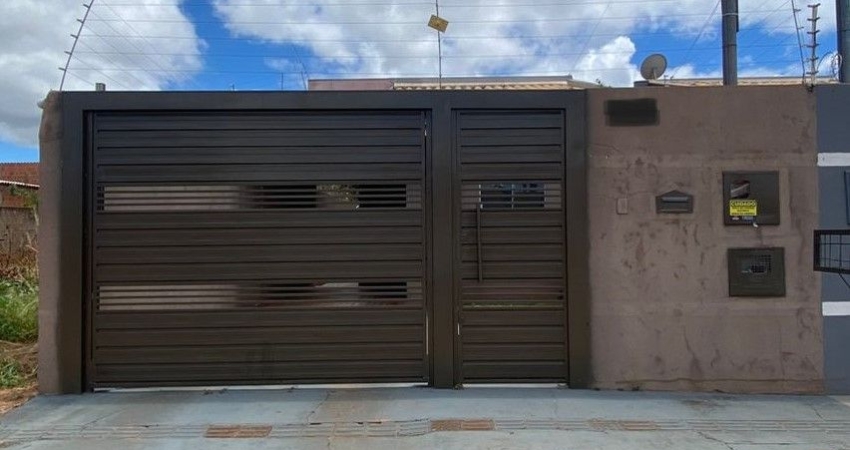 Casa com edícula