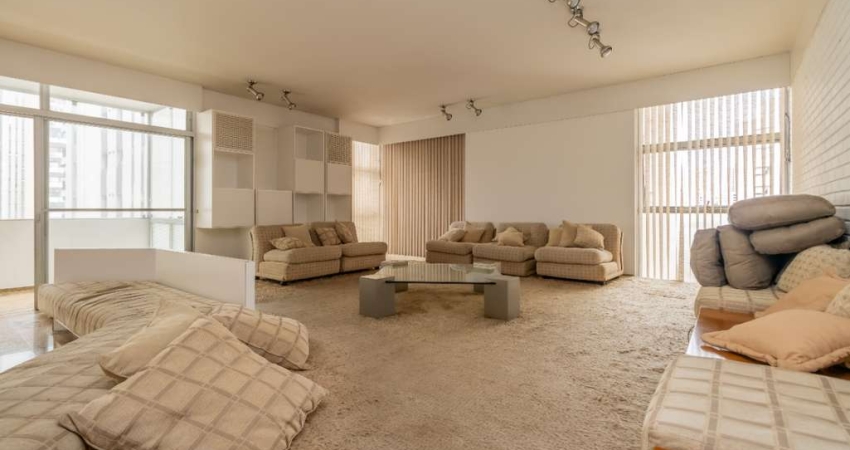 Apartamento tipo para venda com 3 quartos, sendo 1 suíte, 228m²