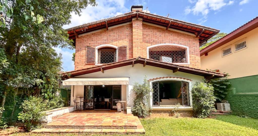 Casa tipo para venda com 4 quartos, sendo 1 suíte, 287m²