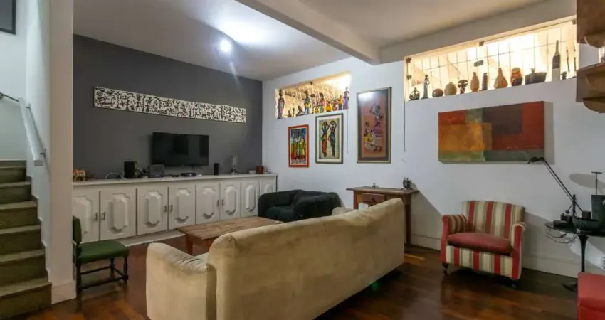 Sobrado para venda em Campo Belo com 3 quartos, sendo 1 suíte, 179m²
