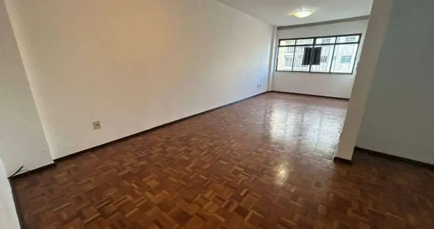 Apartamento com 4 quartos sendo 1 suíte para venda no Centro - Juiz de Fora/MG, 167 m², com excelente localização, por R$ 589.000,00