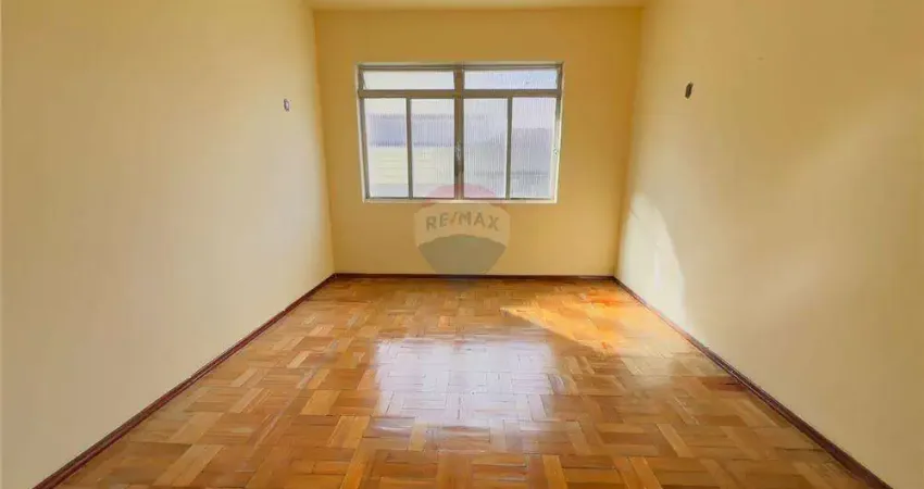 Apartamento três quartos para locação no centro de Juiz de Fora