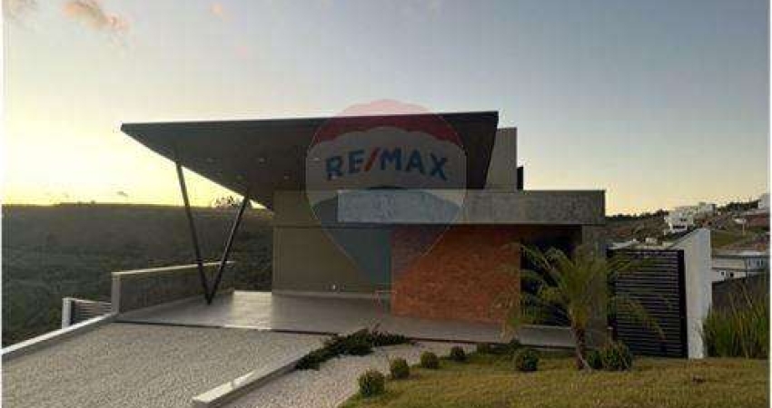 Casa Alto Padrão no Alphaville com 4 Quartos sendo 2 suítes e 2 semi-suítes - área de lazer completa - R$2.500.000 - Juiz de Fora MG