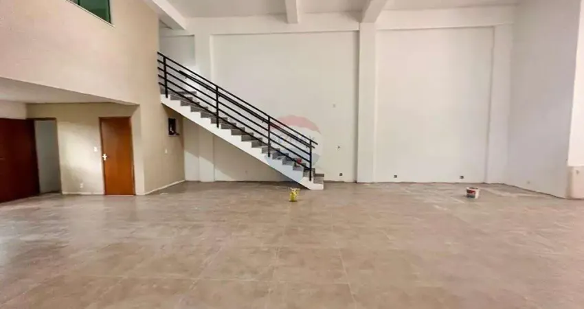 Ponto comercial Galpões para alugar em Juiz de Fora, MG. Área total construída útil e coberta total 130m².