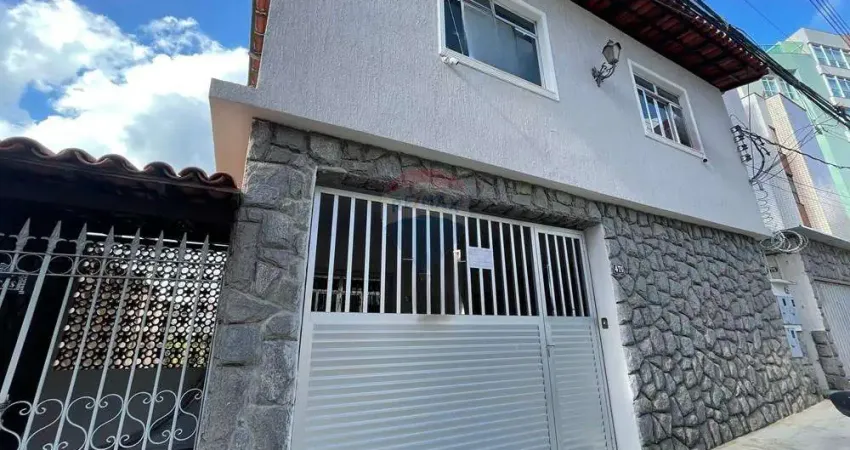 Casa com 04 quartos e 03 banheiros para locação no jardim glória