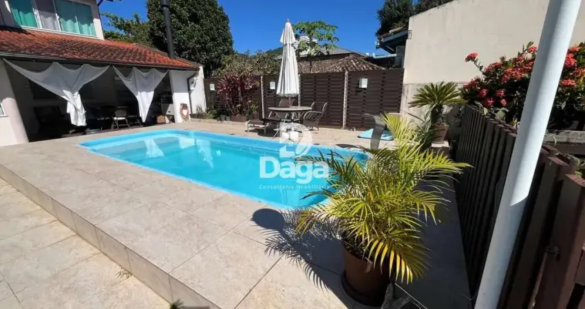 Casa Alto Padrão, em Local Super Agradável -Aceita Permuta por apto na região.
