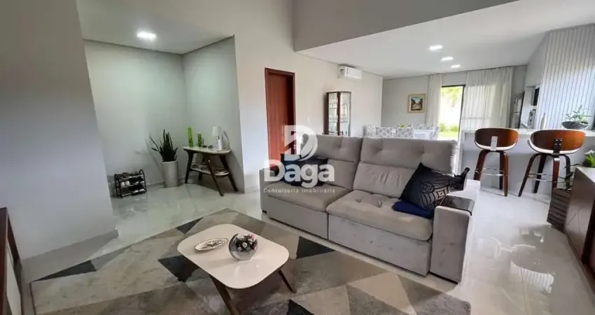 Casa Espetacular em Condomínio Fechado No Rio Vermelho.