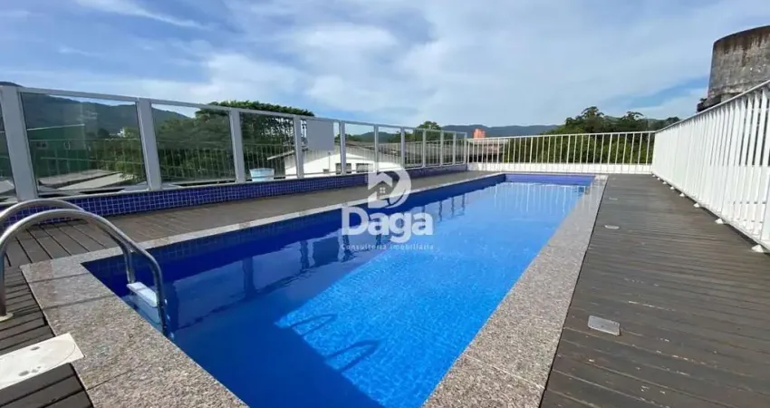 Amplo 2 dormitórios com suíte e 2 vagas/hobby box no itacorubi